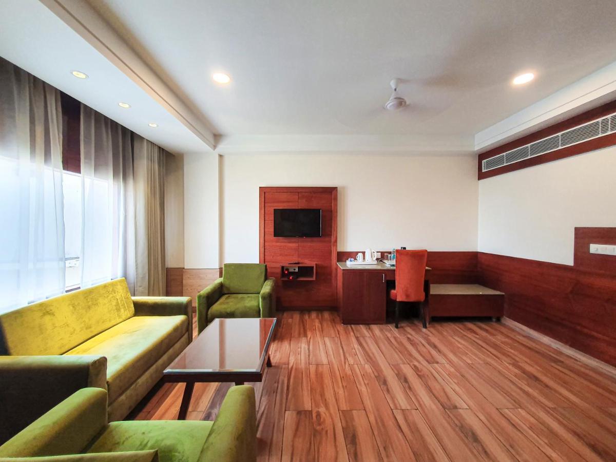 Hotel Ambica Katra Katra  Kültér fotó