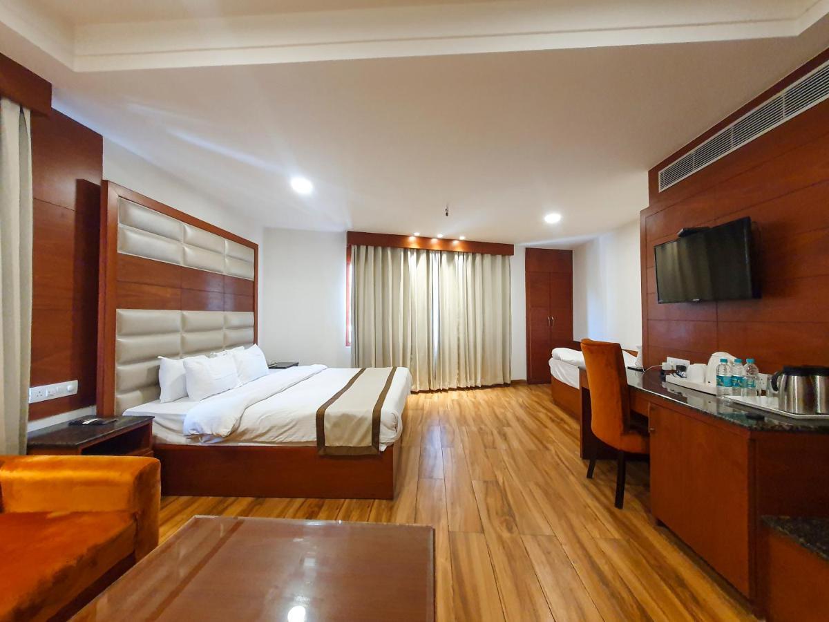 Hotel Ambica Katra Katra  Kültér fotó