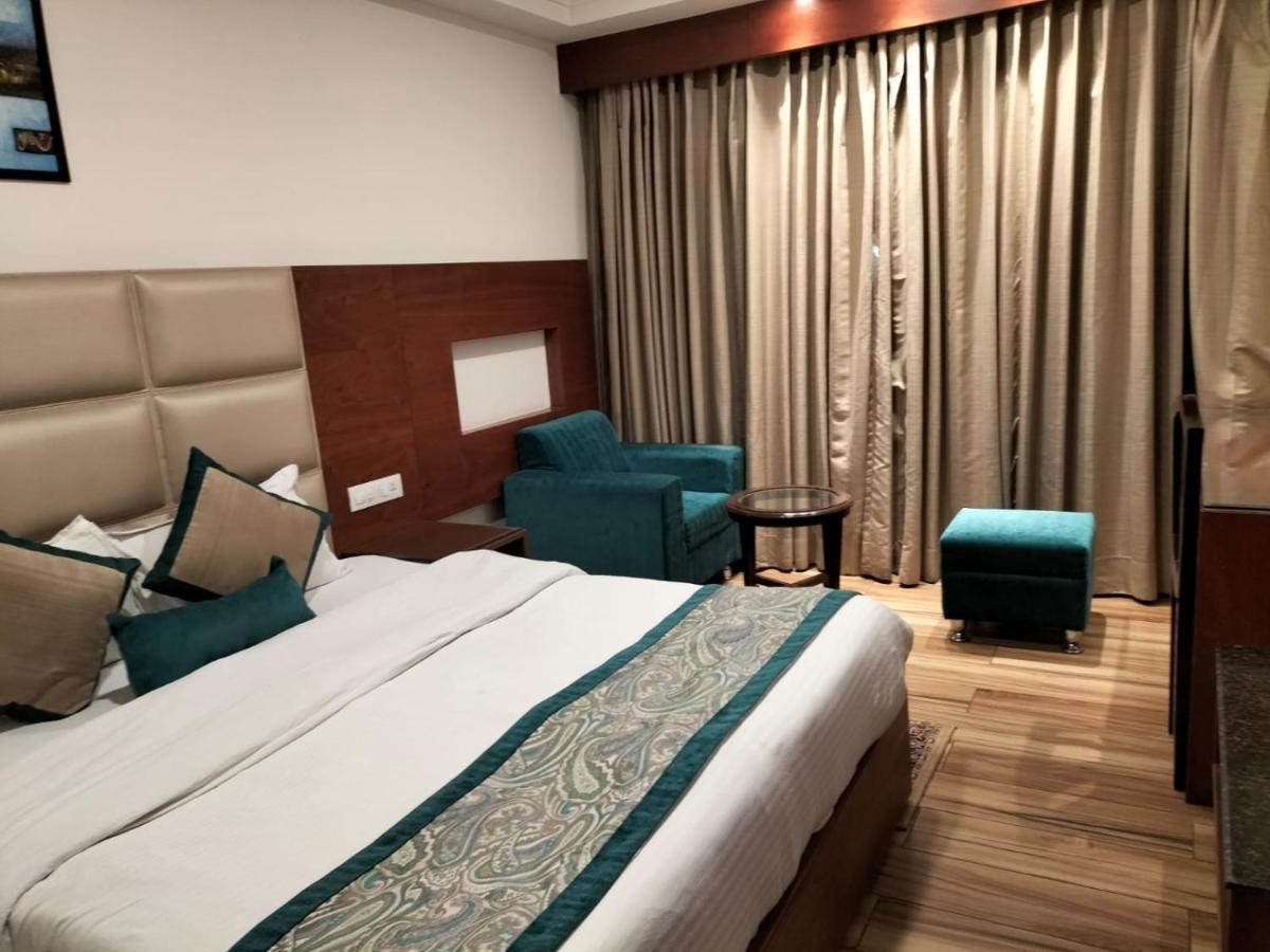 Hotel Ambica Katra Katra  Kültér fotó