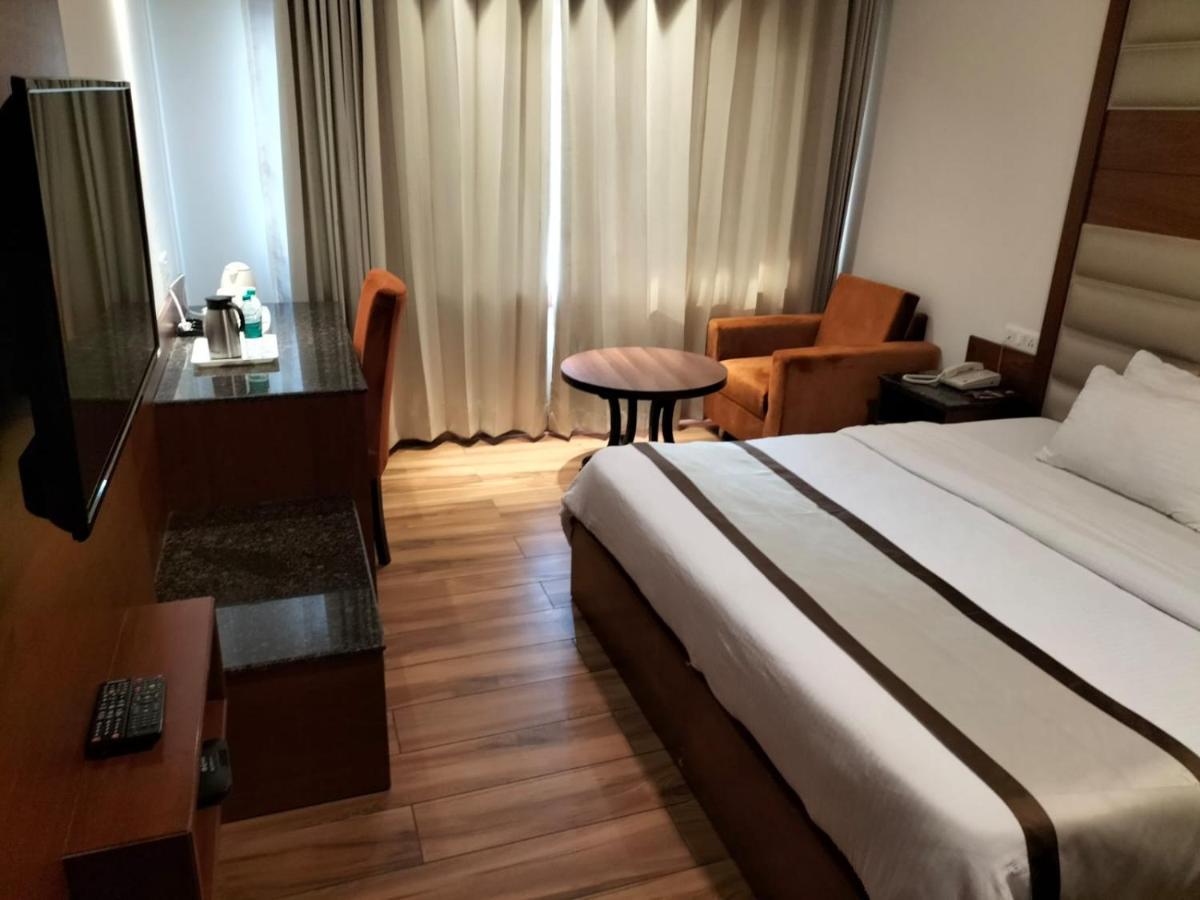 Hotel Ambica Katra Katra  Kültér fotó