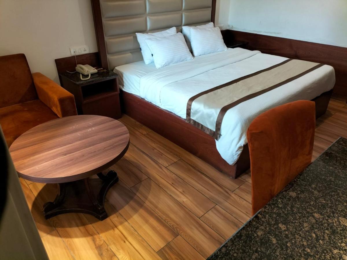 Hotel Ambica Katra Katra  Kültér fotó