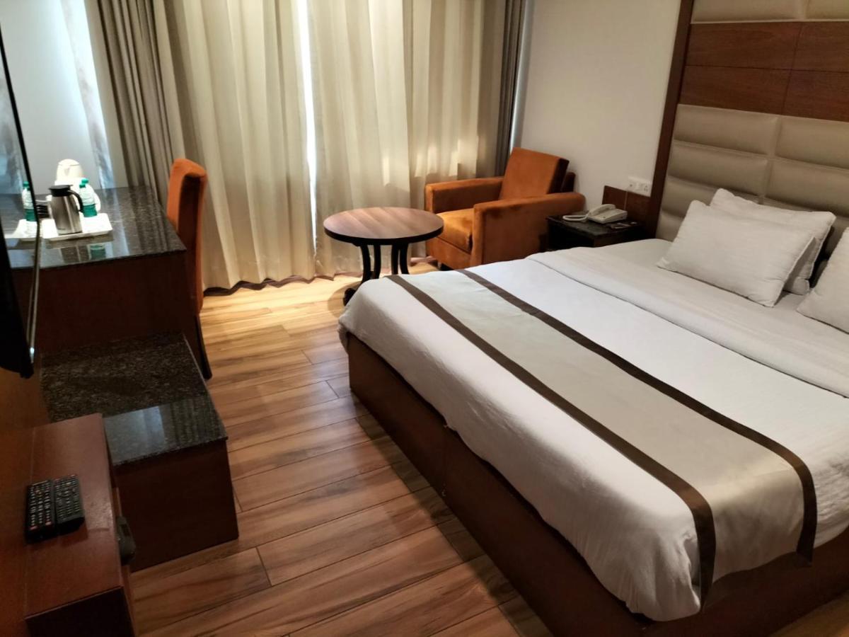 Hotel Ambica Katra Katra  Kültér fotó