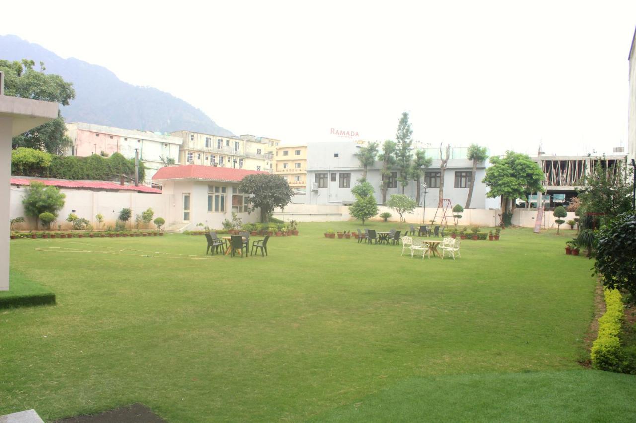 Hotel Ambica Katra Katra  Kültér fotó
