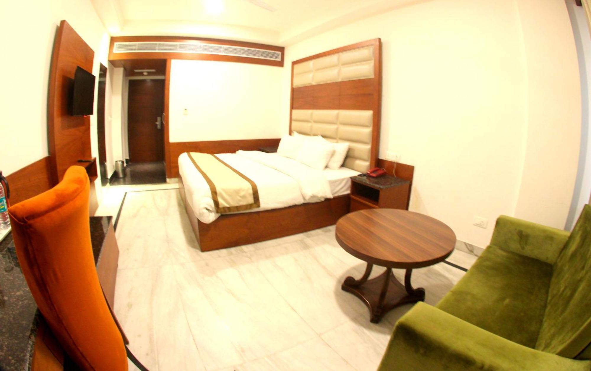Hotel Ambica Katra Katra  Kültér fotó
