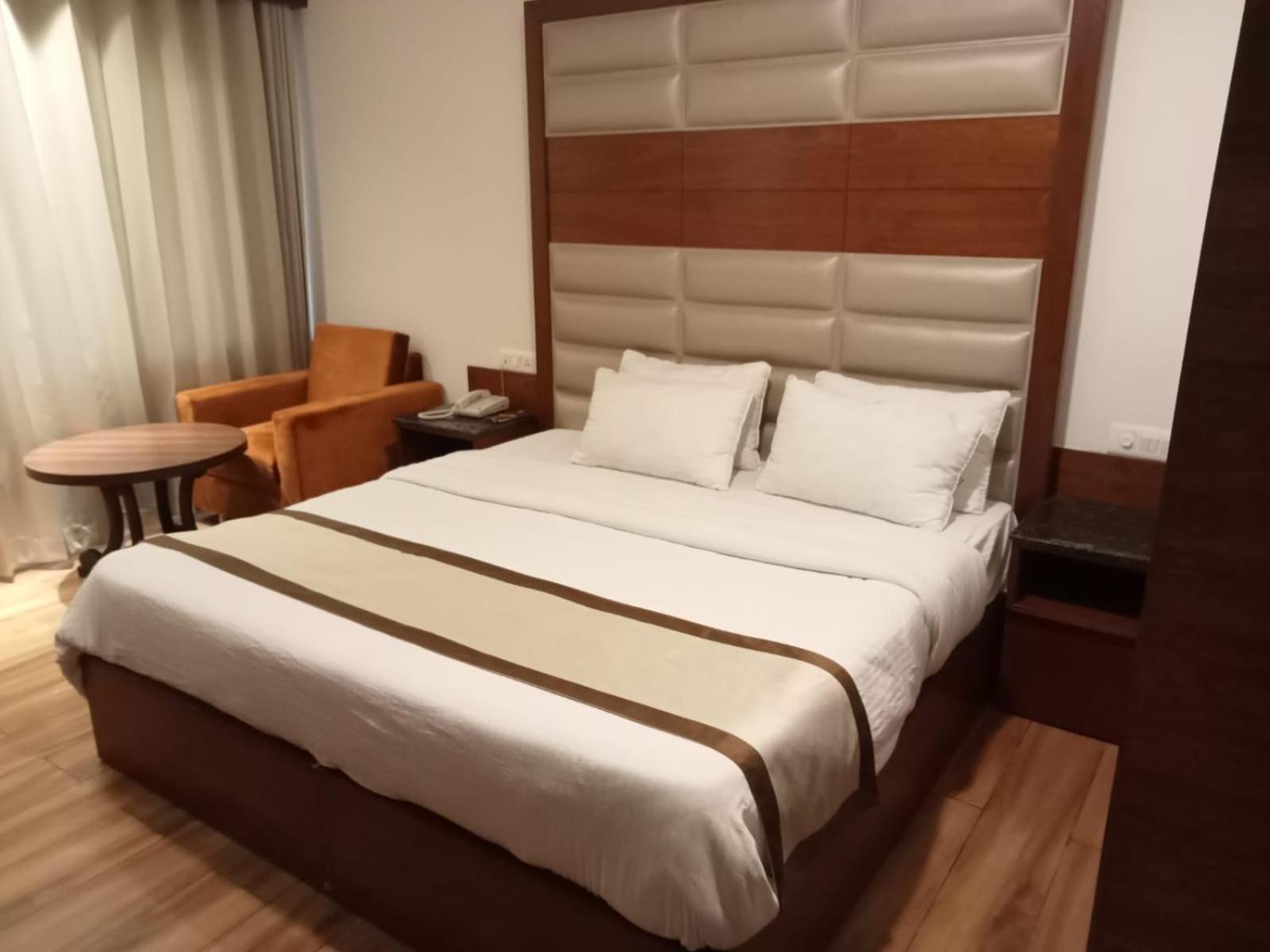 Hotel Ambica Katra Katra  Kültér fotó