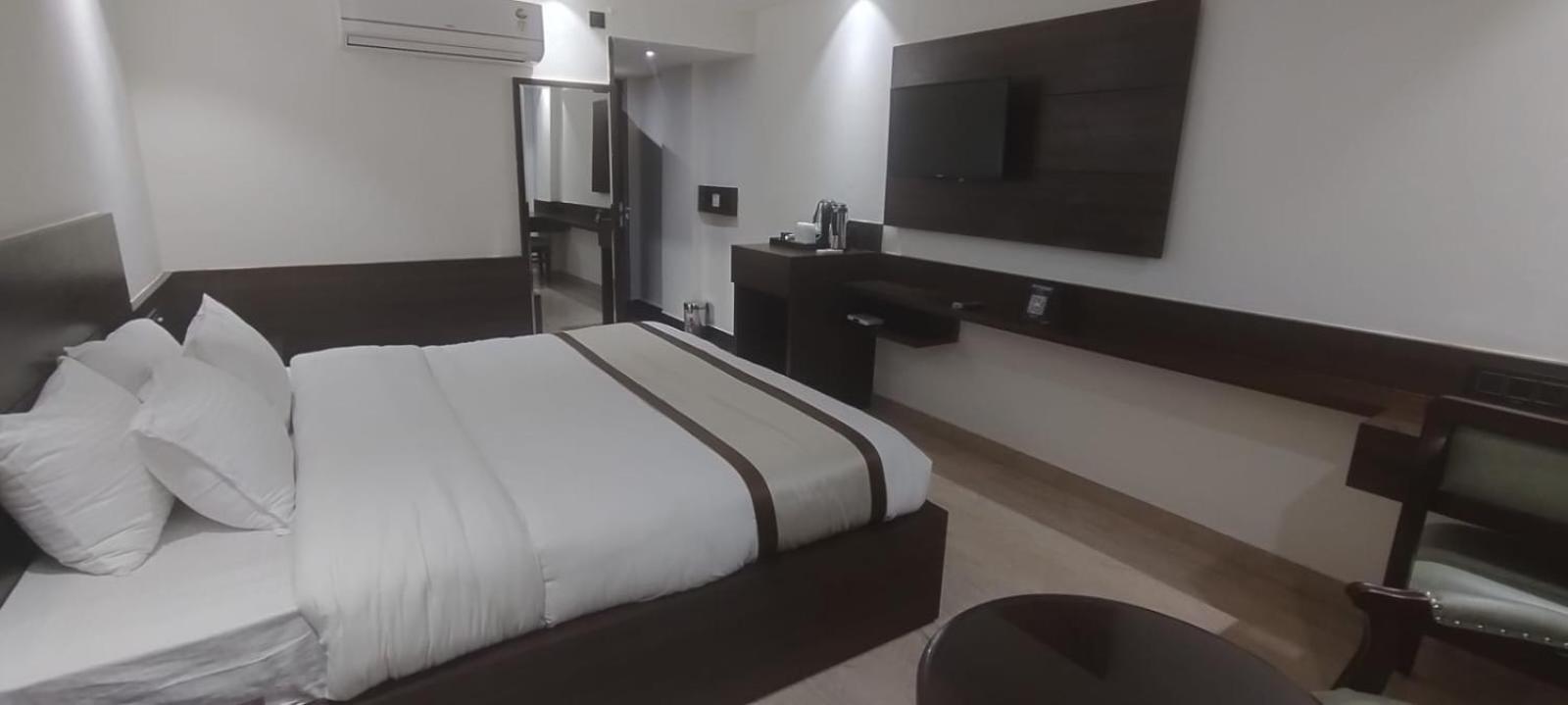 Hotel Ambica Katra Katra  Kültér fotó